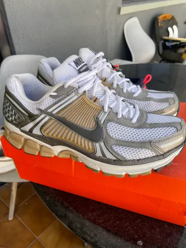 Tenis Nike vomero 5