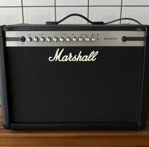 Amplificador Marshall MG102CFX - 100W | Som Potente + Efeitos Integrados
