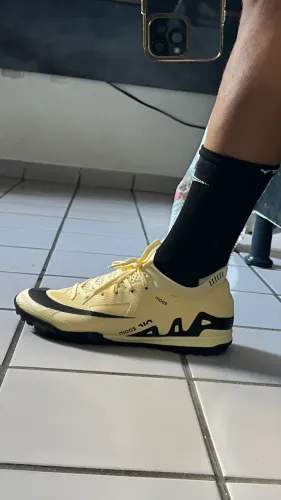 Chuteira society Nike 