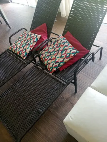 Vendo duas espreguiçadeiras com 5 regulagens