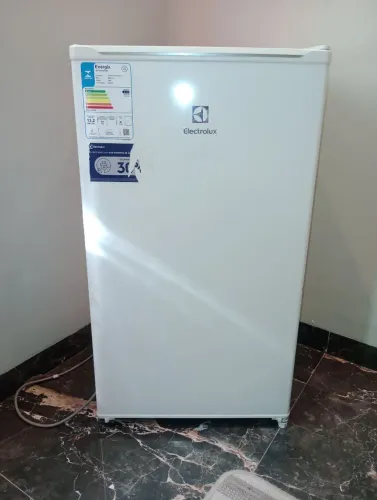 FRIGOBAR ELECTROLUX 90L 127v EM OTIMO ESTADO