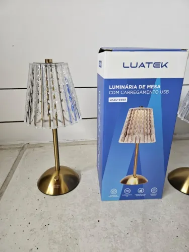 Luminária de mesa Luatek - Abajur com 2 cores.