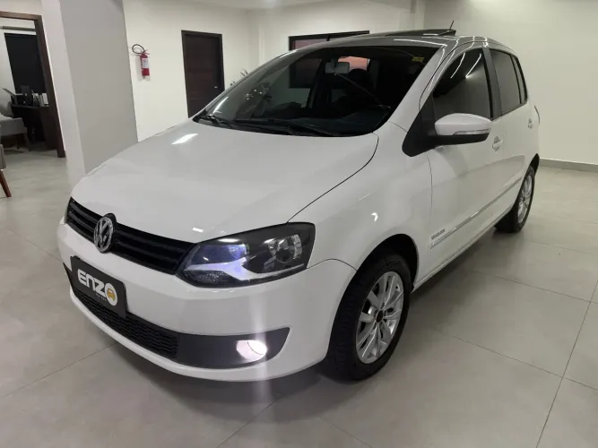 Volkswagen Fox Highline 1.6 Flex 16V 5P 2014