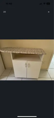 Tábua de passar com armário