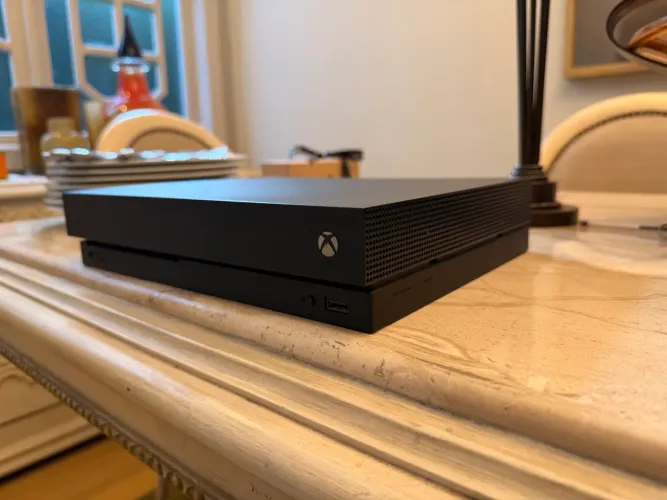 Xbox One X - Super conservado