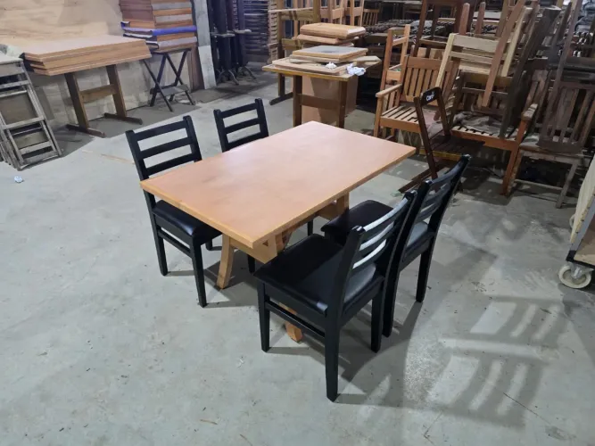 Oportunidade 8 jogos completos de mesa/cadeira + buffet