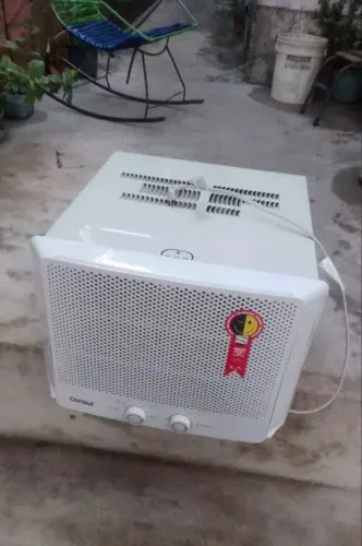 Ar novo , em perfeito estado , gela bem , pra levar logo *60