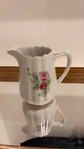 Leiteira / Cremeira em Porcelana Vintage São Pedro