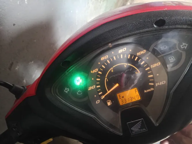 Moto top de mecânica só falta uma pintura  moto muito econômica só pegar e andar  top     