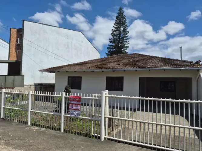 Imóvel para aluguel tem 110 metros quadrados com 3 quartos em Costa e Silva - Joinville -