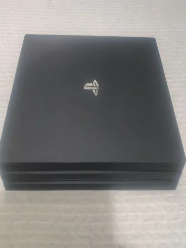 PS4 PRO perfeito revisado com 2 controles e 4 jogos top