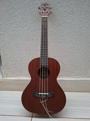 Ukelele Tagima Modelo NF K 27