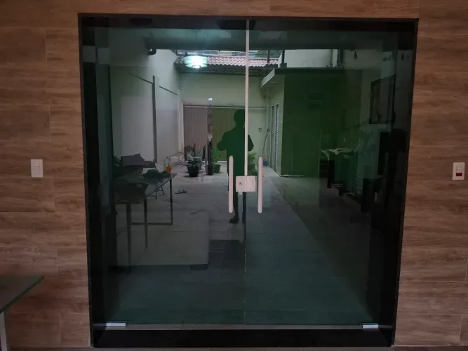 Porta Blindex Vidro Temperado Verde de Correr 2,10m x 2,00m