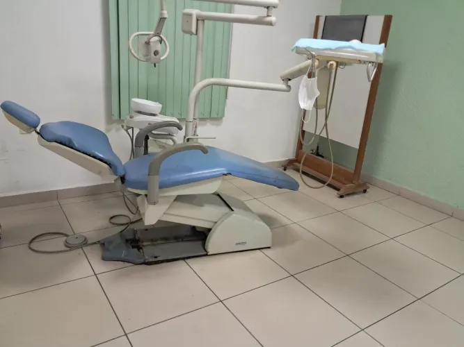 Vende-se cadeira Dabi usada