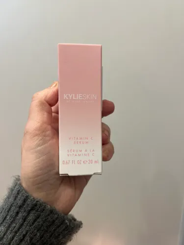 Kylie Skin serum vitamina C