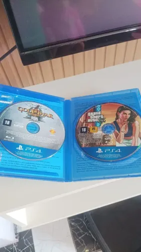 Vendo jogo de PS4 GTA5 e GOD OF WAR