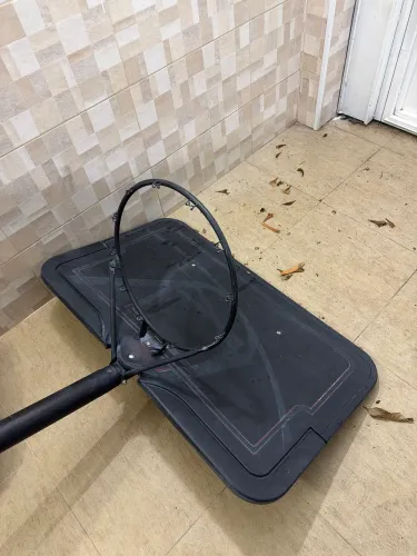 Cesta de basquete com base ajustável
