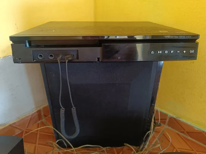 Home theate LG 1000W, BLU RAY.