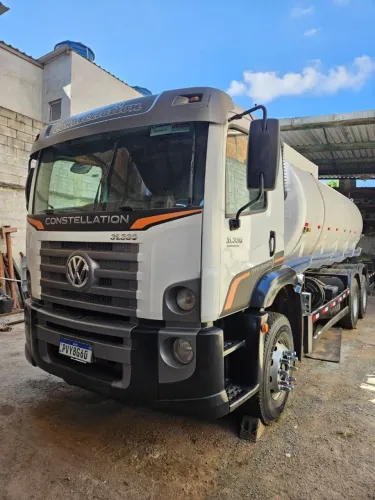 VW 31.330 Constellation 6X4 Tanque Pipa