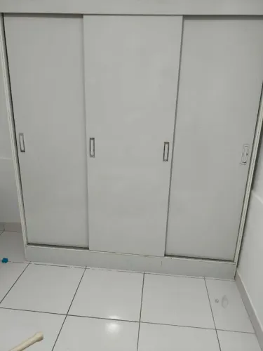 Guarda-roupa usado