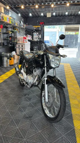 Vendo CG FAN 2014