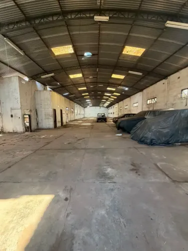 ALUGO BARRACÕES COMERCIAIS NA BEIRA RIO