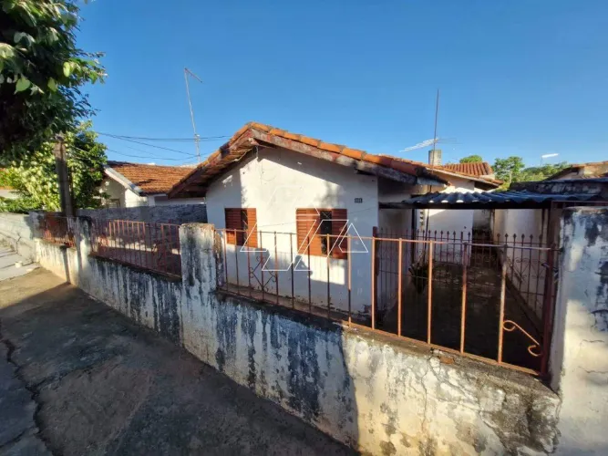 Casa à venda com 3 dormitórios no Palmital  Marília/SP