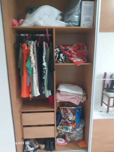 Vendo guarda roupas de casal