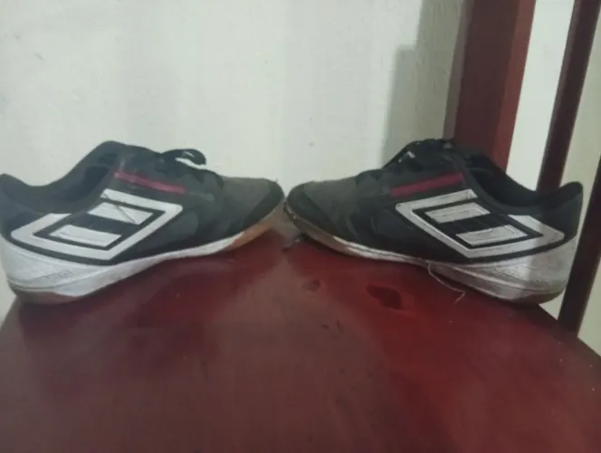 Chuteira 37