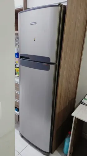 Geladeira 370L