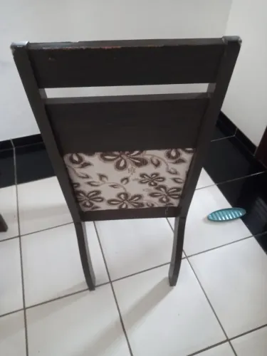 Conjunto de cadeiras (4) por 130 reais