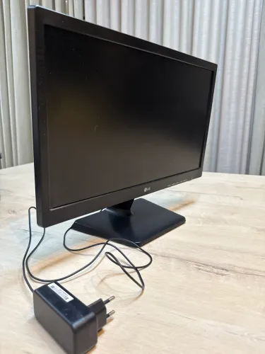 Monitor Flatrom usado - 20 Polegadas