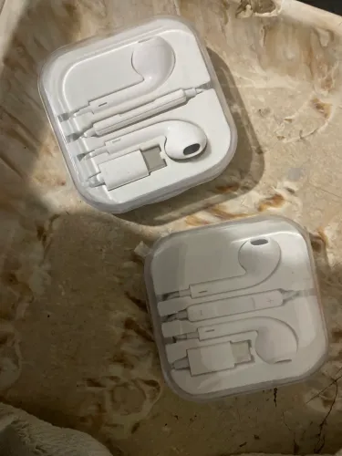 Fones de ouvidos tipo c