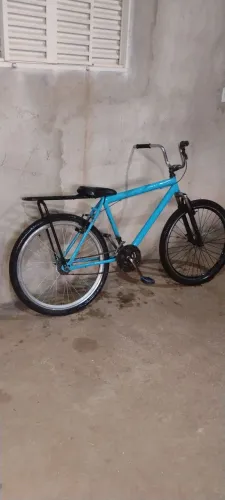 Bicicleta aro 26, banco Cairu freio traseiro e garupa, tudo completo 