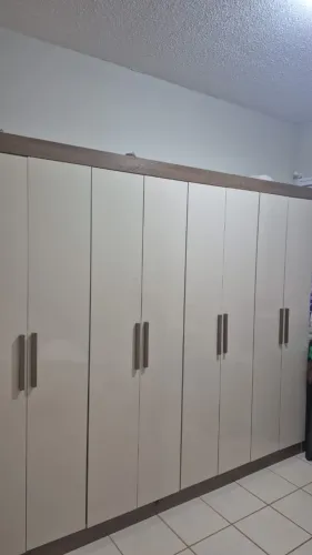 Armário de quarto 8 portas