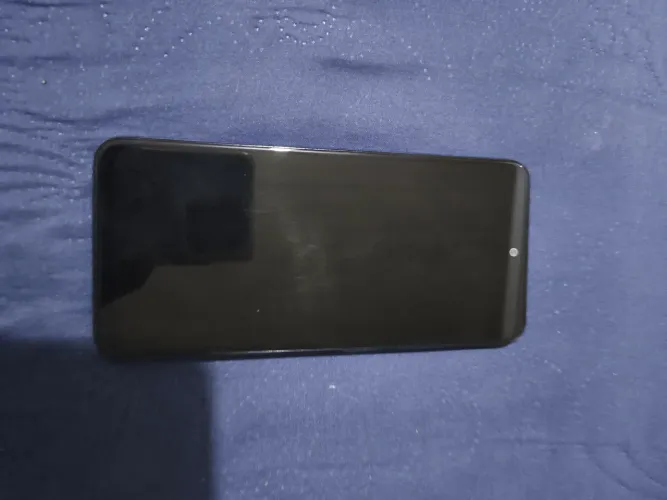 Celular novo em perfeito condição de uso 