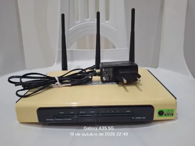 Roteador TP-LINK Model TL-WR941ND com três antenas TP-LINK 8dBi