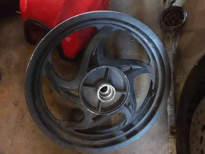 Roda traseira da Dafra next 250