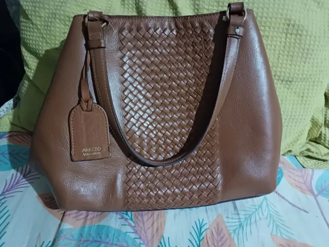 Bolsa arezzo em couro legitimo