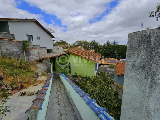 Casa de rua - / Residencial / Jardim Mateus