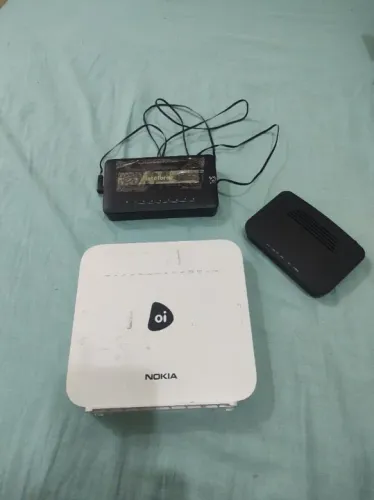 Barbada Nokia G140W-H + 2 moldem sagecom e outros moldem vendo troco Leia o anúncio