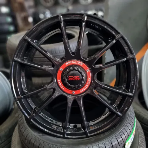 Jogo de rodas novas aro 17 Scorro S251 5x100/5x113 Black piano