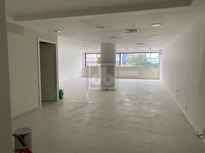 Méier - Rua Dias da Cruz - Loja Desocupada Copa Cozinha - Ar Condicionado - 113 M² IPTU - 