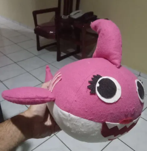 Tubarão Rosa pelúcia
