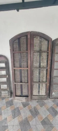 Portas balcão -02 Portas balcão 8 folhas  + 04 janelas estilo colonial