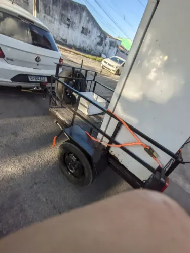 Geladeira gelando boa