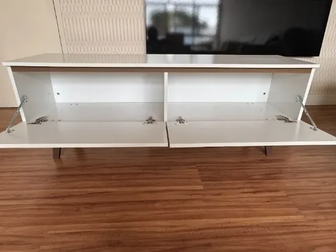 Rack para Tv com 2 Portas