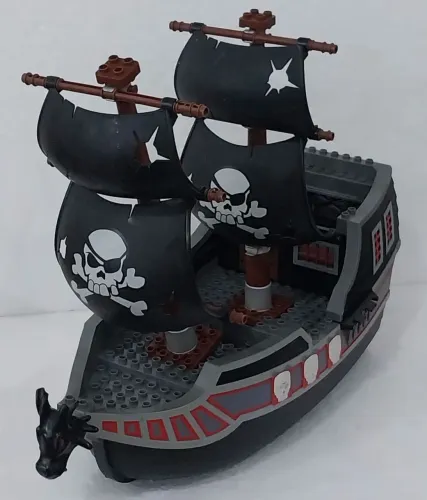 Navio Pirata Lego 7880