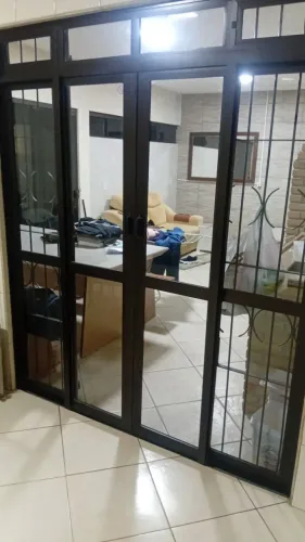 Porta de alumínio com grade porta de ferro 