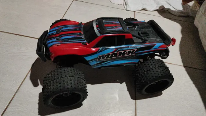 carrinho de controle remoto estilo Monster Truck  Faço rolo 